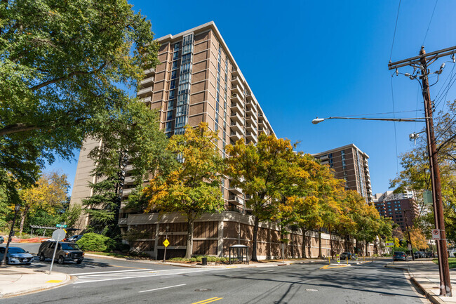 Foto del edificio - 4620 N Park Ave
