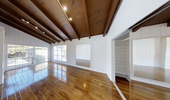 Building Photo - 3758 Tuller Ave