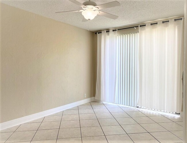 Building Photo - 2500 Coral Springs Dr