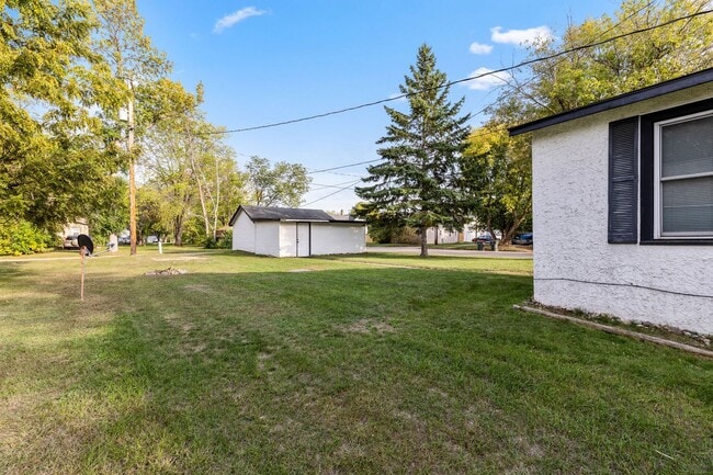 Foto del edificio - Cozy 3 bedroom, 1 Bathroom Home On Corner ...