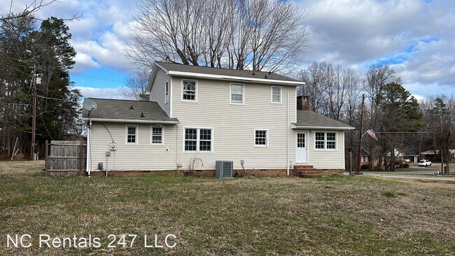 Building Photo - 4 br, 2 bath House - 2300 Carlford Rd