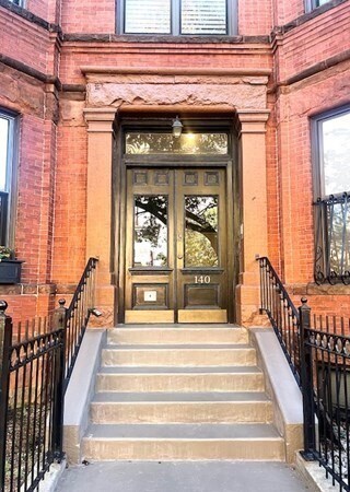Foto del edificio - 140 Saint Botolph St