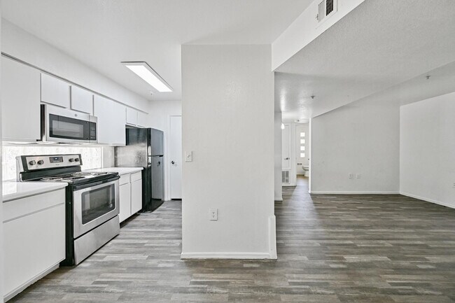 Foto del edificio - 3065 N 67th Ave