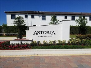 Building Photo - 8883 NW 102nd Pl