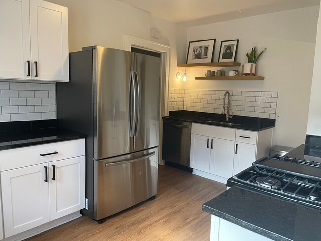 Kitchen - 4724 Lyndale Ave S