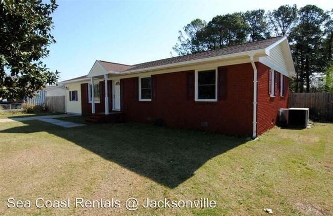 Building Photo - 1 Colonial Dr