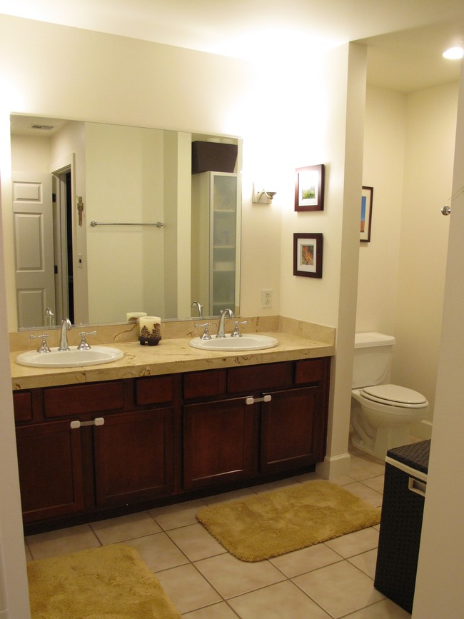 Master Bath - 1630 N Clarkson St