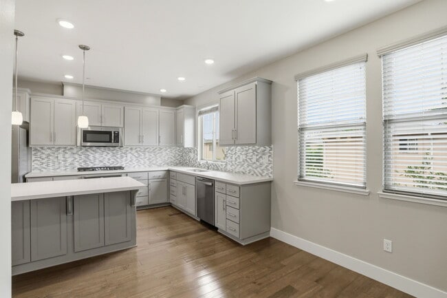 Foto del edificio - 621 Cinnamon Cir