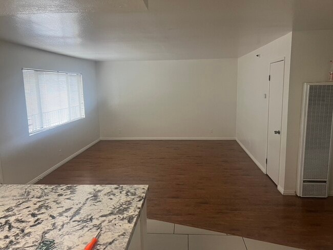 Large living room - 4924 W 117th St