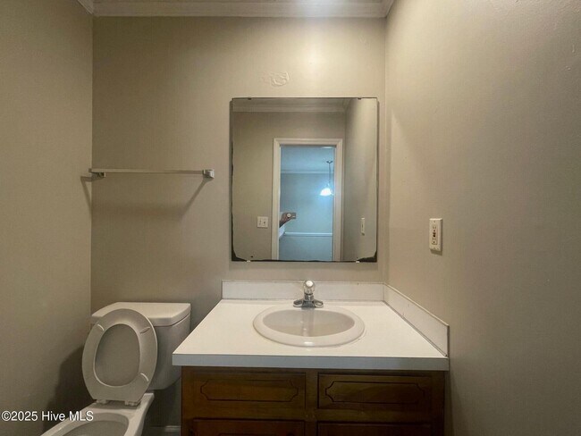 Foto del edificio - 1113 Grovemont Dr