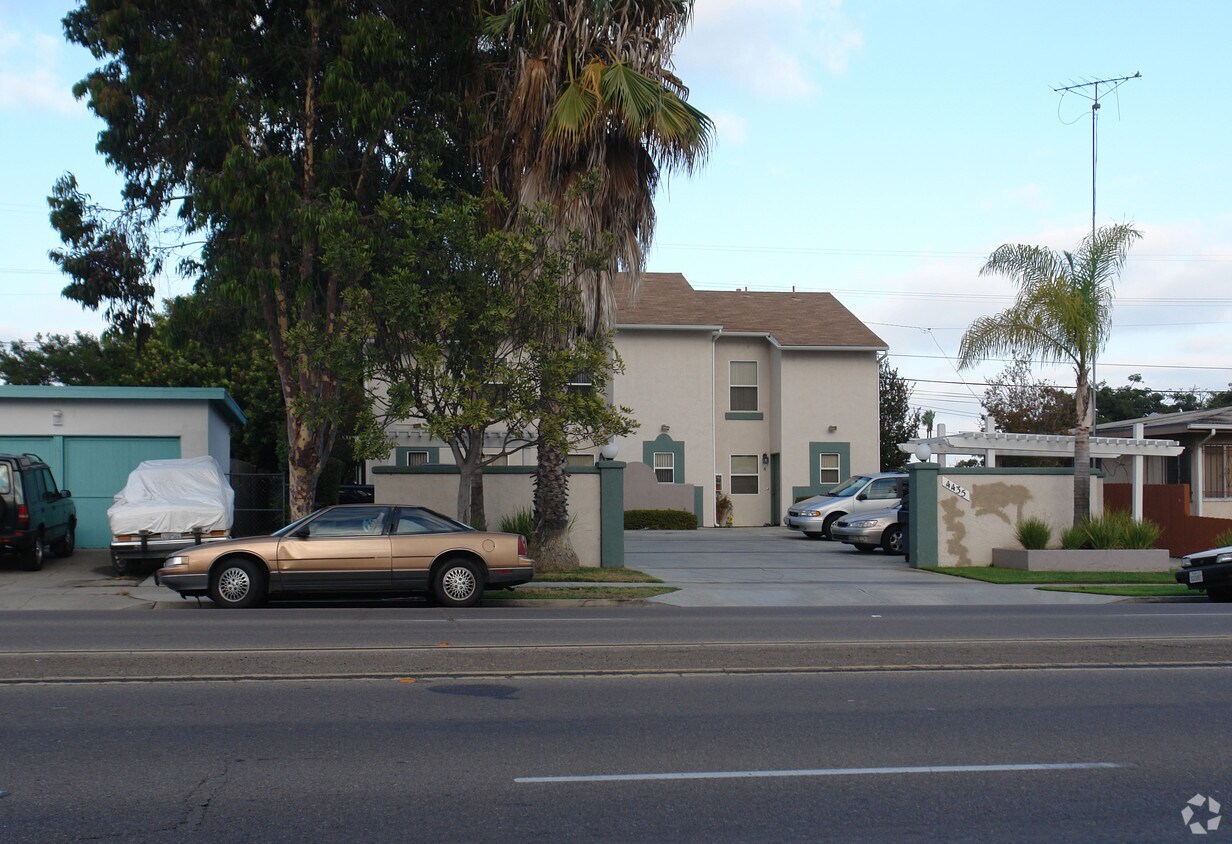 Building Photo - 4435 Clairemont Dr