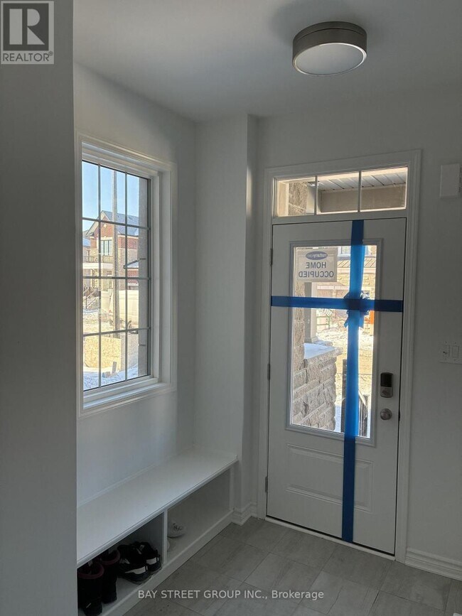 Building Photo - 9 Moss Dr