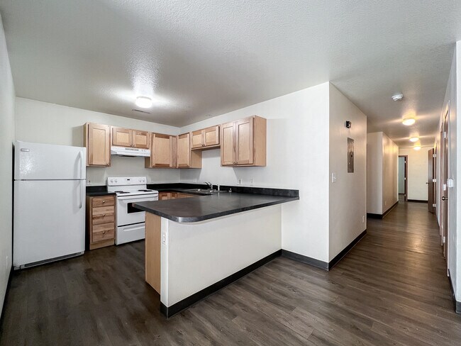 Building Photo - 211 S Kellogg Ave