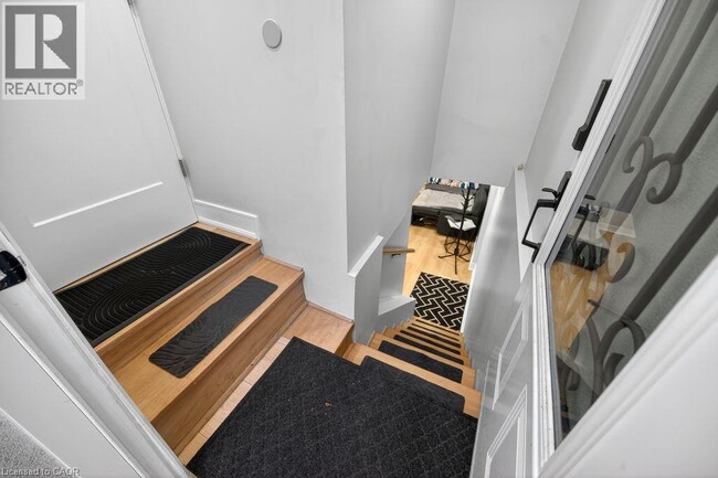 Building Photo - 331 Rawdon St