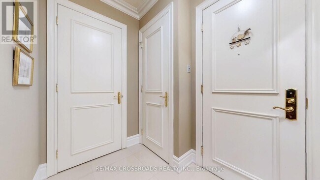 Building Photo - 10 Old York Mills Rd