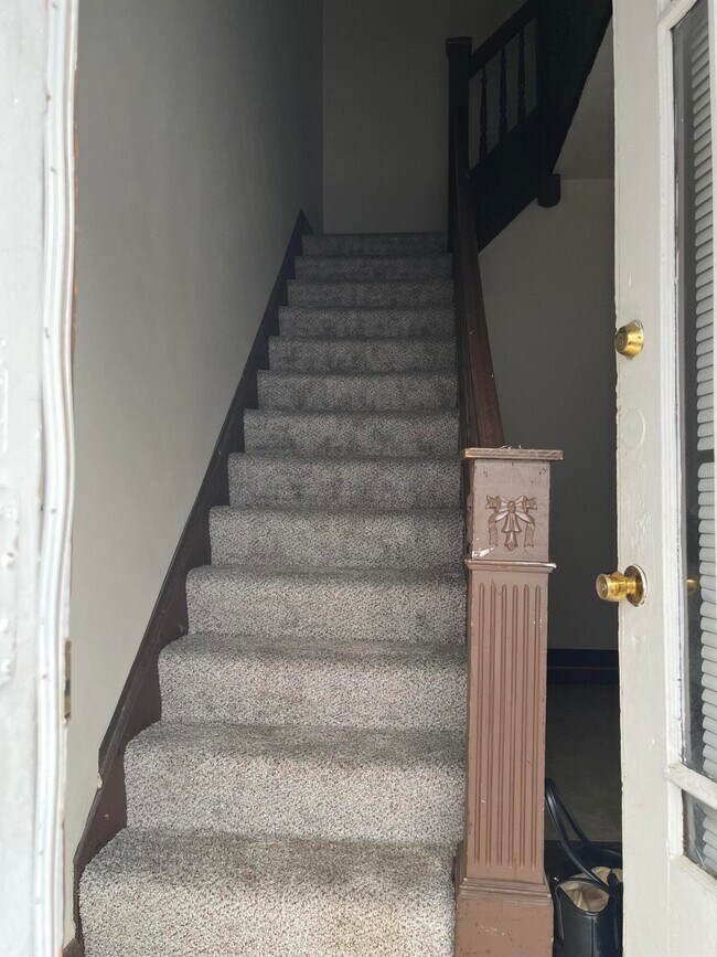 Building Photo - 844 Oak St