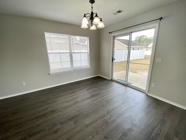 Foto del edificio - Three Bedroom, University Park Home!