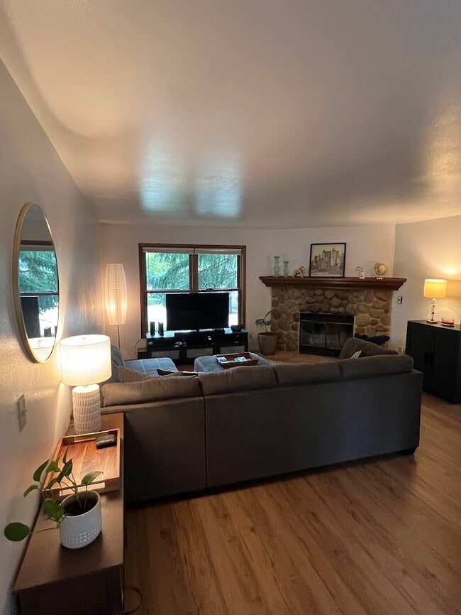 Building Photo - 399 Willow Grove Dr
