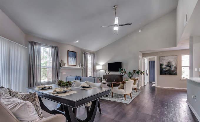 Foto principal - 2 bedroom in Addison TX 75001