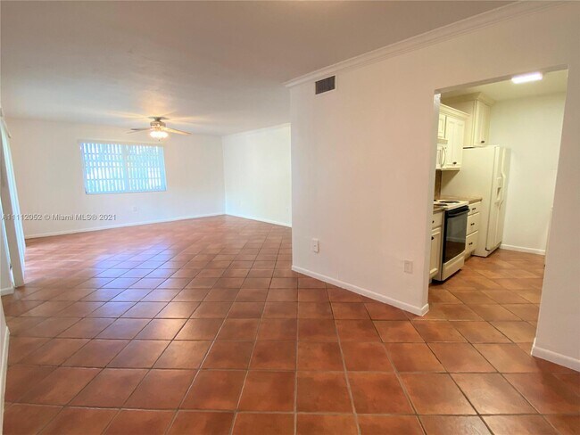 Foto del edificio - 9356 SW 77th Ave