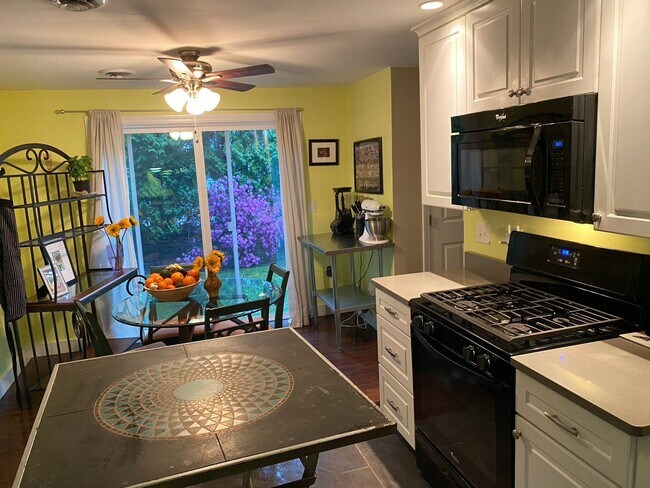 Foto del edificio - 777 Middle Rd