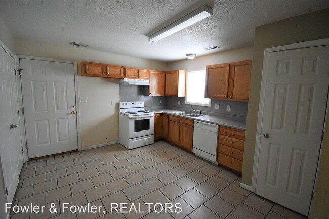 Foto del edificio - 3 br, 2 bath House - 1113 Asheboro St