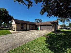 Building Photo - 9914 El Chaco Dr