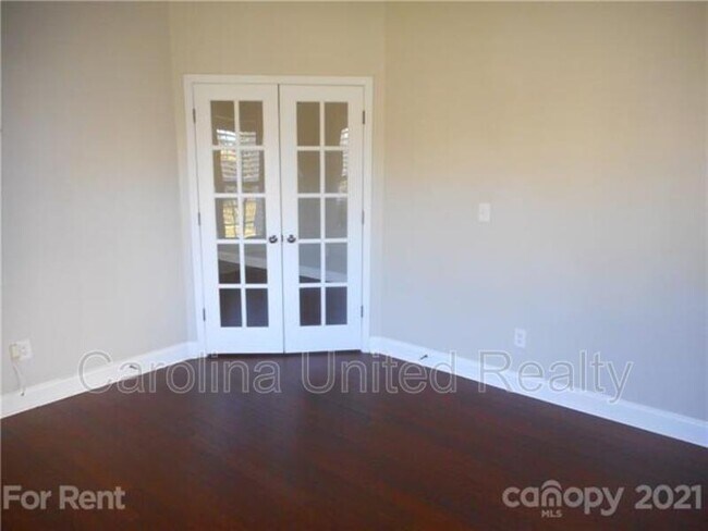 Building Photo - 6226 Hermsley Rd