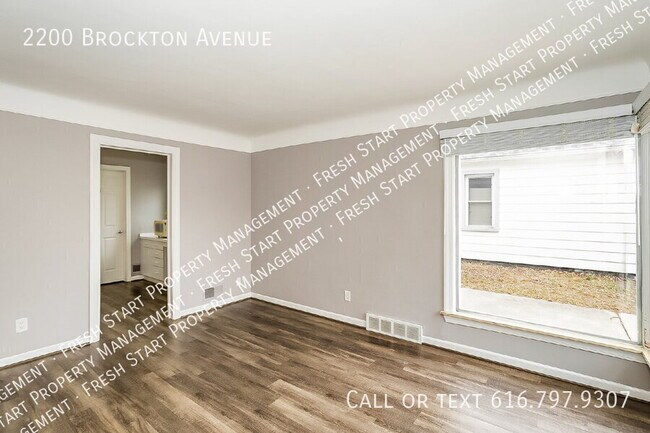 Foto del edificio - 2200 Brockton Ave