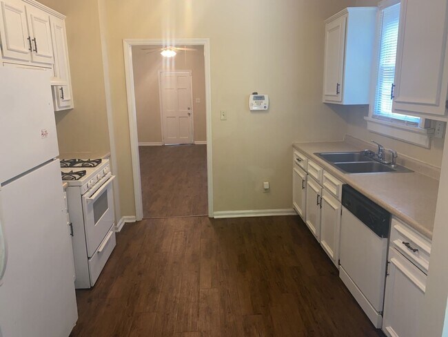 Foto del edificio - 2953 Pierpont Ave
