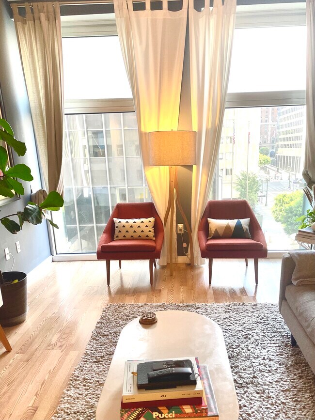 Foto del edificio - 630 W 6th St