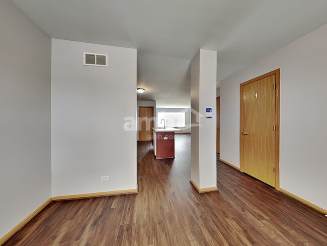 Foto del edificio - 2046 Middlebury Dr