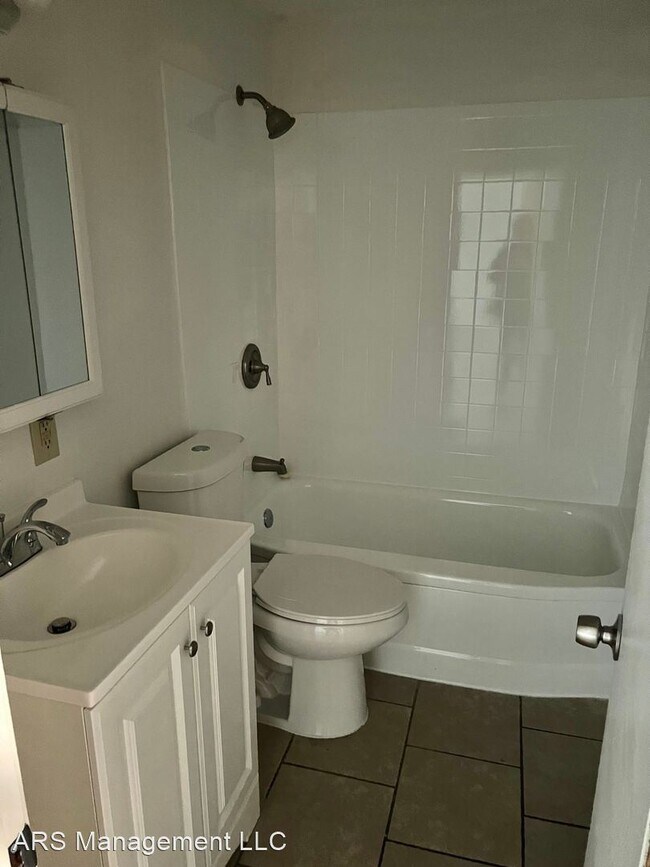 Building Photo - 3 br, 1 bath House - 6251 Hancock Avenue