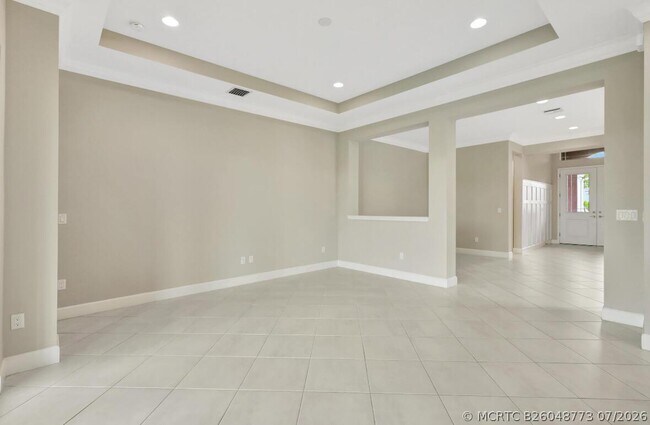 Building Photo - 15684 Goldfinch Cir