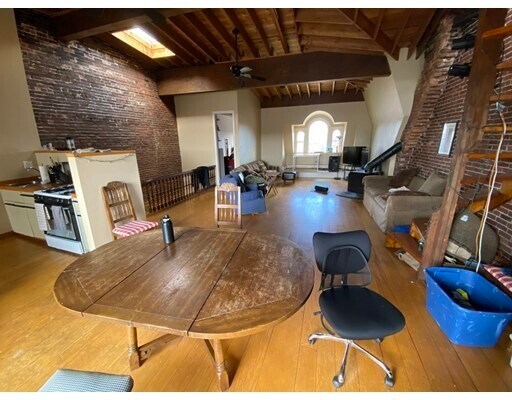 Building Photo - 527 Massachusetts Ave