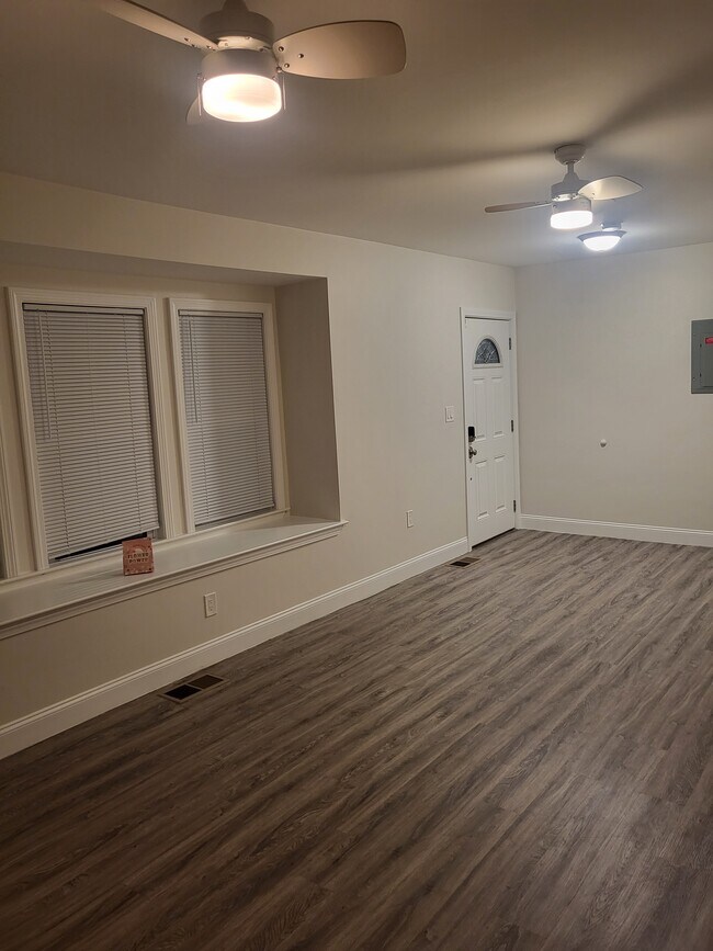 Sala de estar - 9 Glenrose Rd