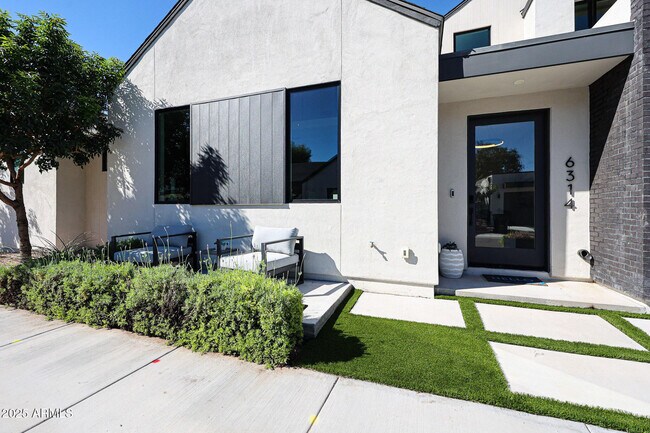 Foto del edificio - 6314 N 10th Dr