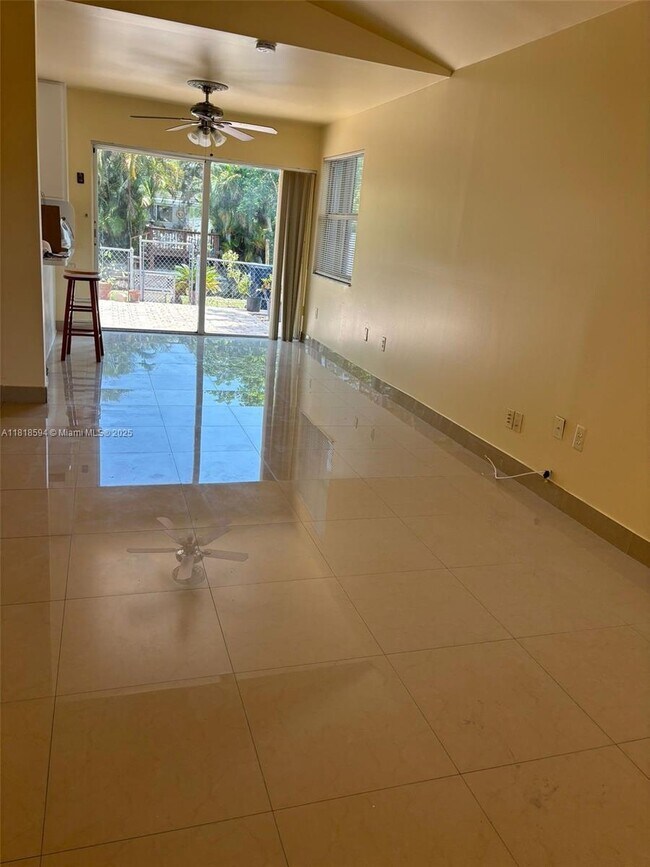 Foto del edificio - 6427 SW 132nd Ct Cir