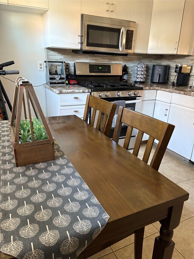 Foto del edificio - 48 Angela Ct