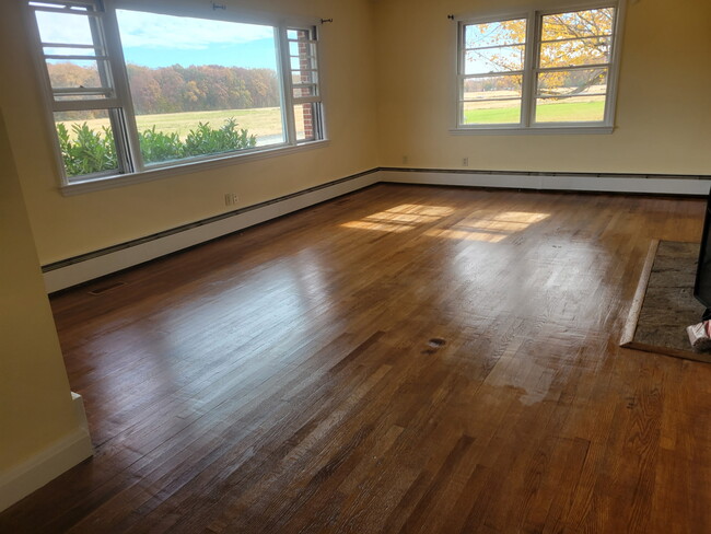 Building Photo - 420 Hiobs Ln