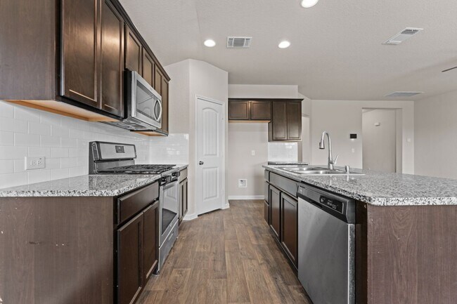 Foto del edificio - 109 Rochester Ln