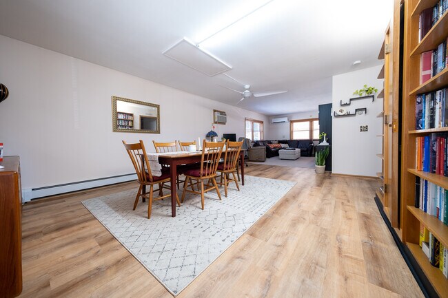 Foto del edificio - 2701 E 38th St