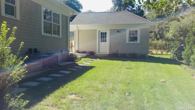 Foto del edificio - 2 Lawrence Ave