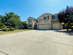 Building Photo - 760 Cherry Tree Ct