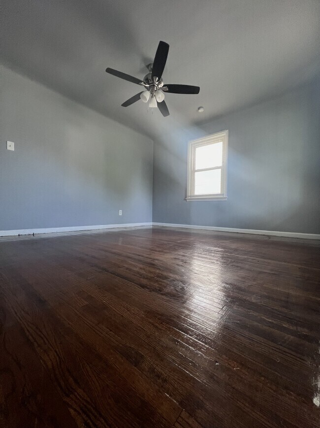 Foto del edificio - 11551 Findlay Ave