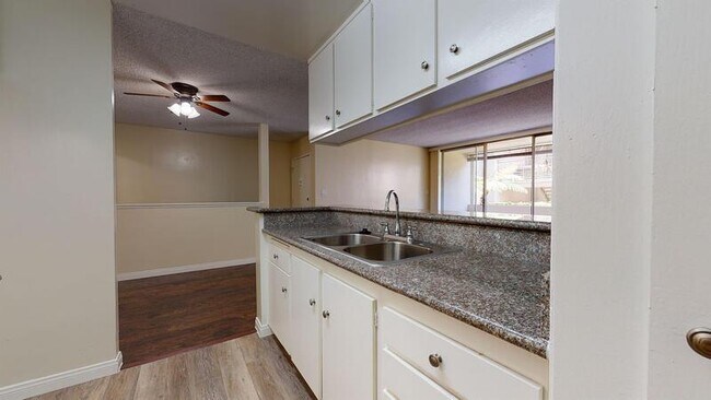 Foto del edificio - 3848-3858 W 226th St