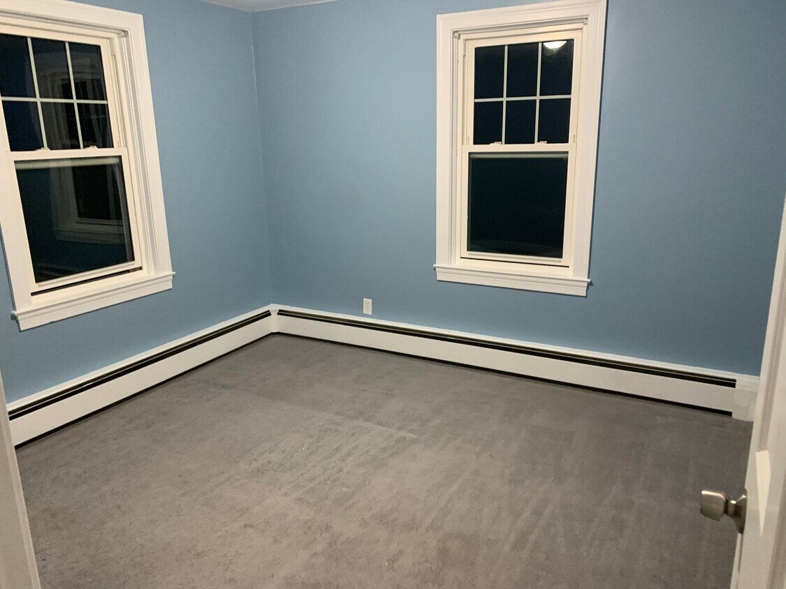 Bedroom - 79 E Barrows St