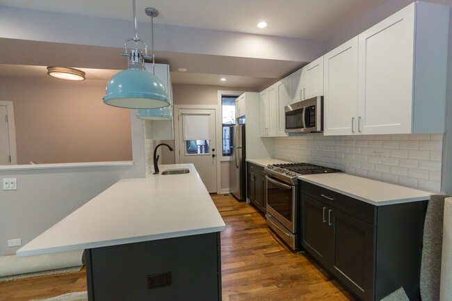 Foto del edificio - 926 W Oakdale Ave