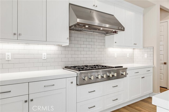 Building Photo - 118 Scale