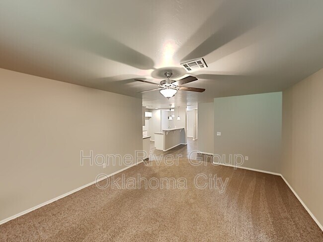 Building Photo - 139 St Charles Way